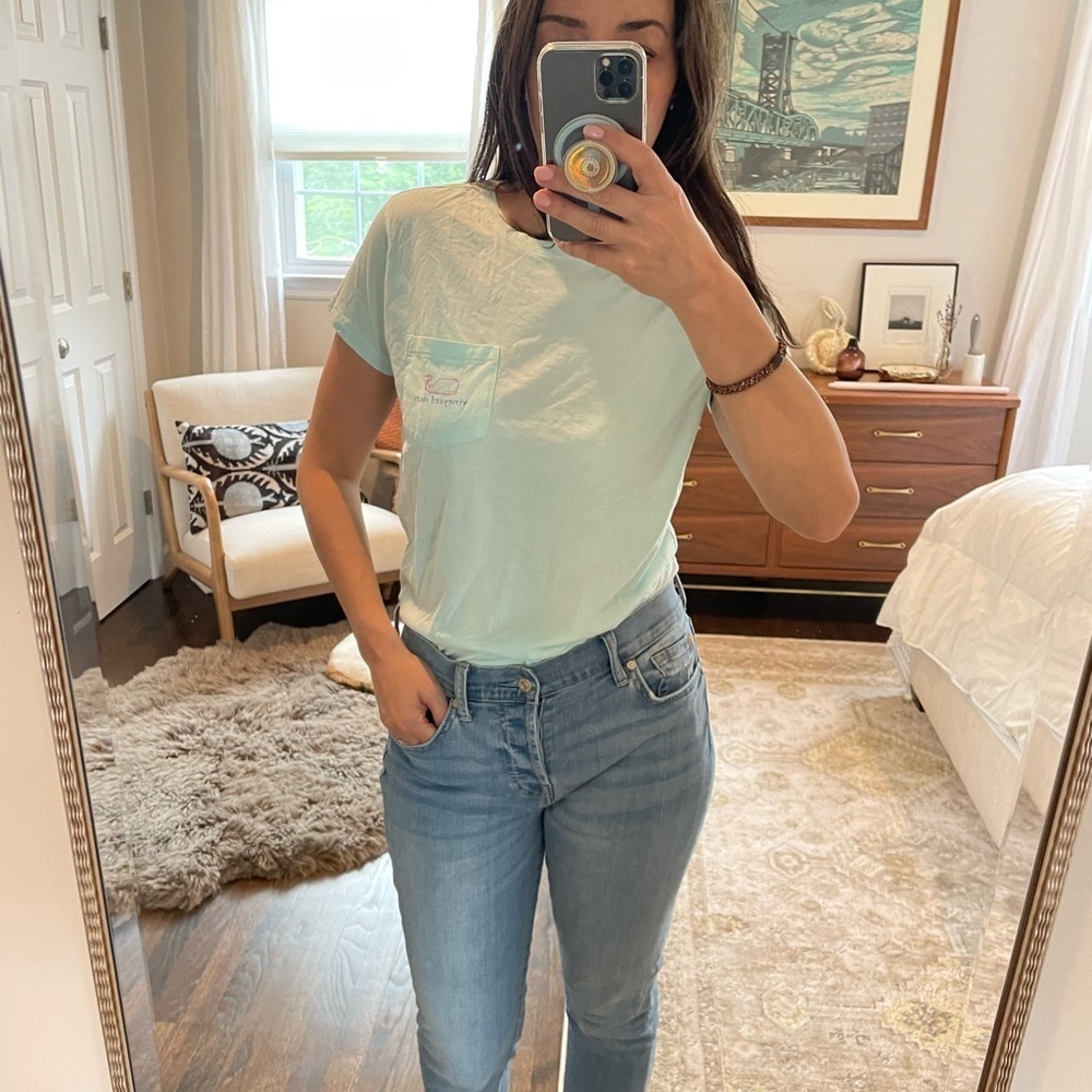 Vineyard Vines women’s pocket T-shirt